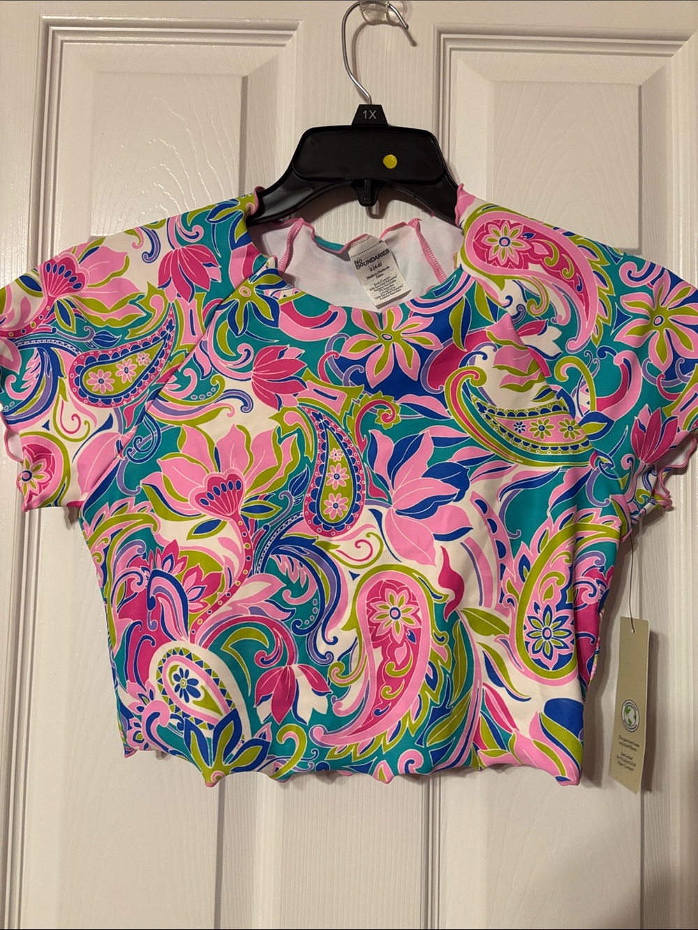 NWT no boundaries Pink paisley swim top size small